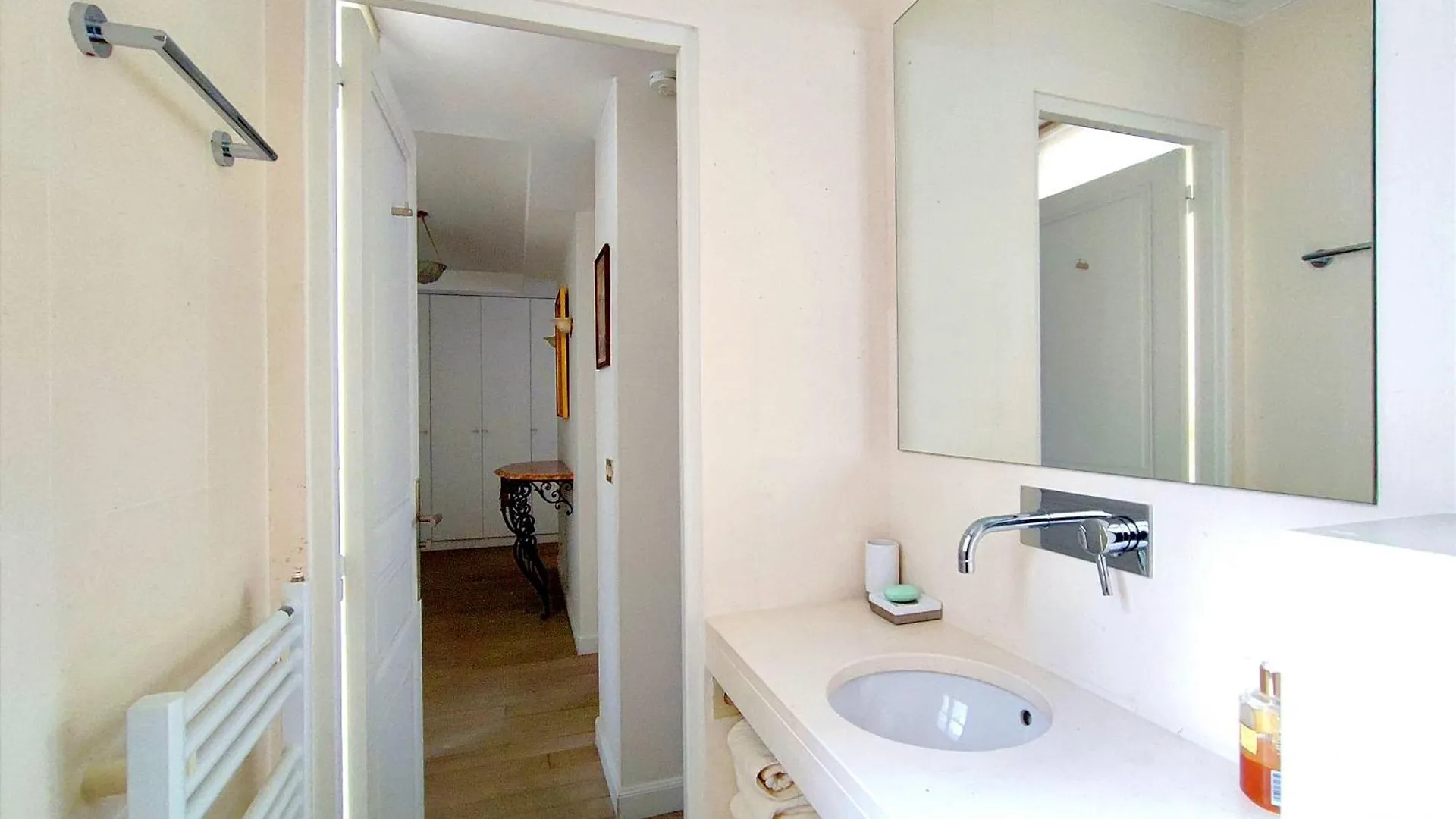 Rue De L'universite - 7 Apartment *