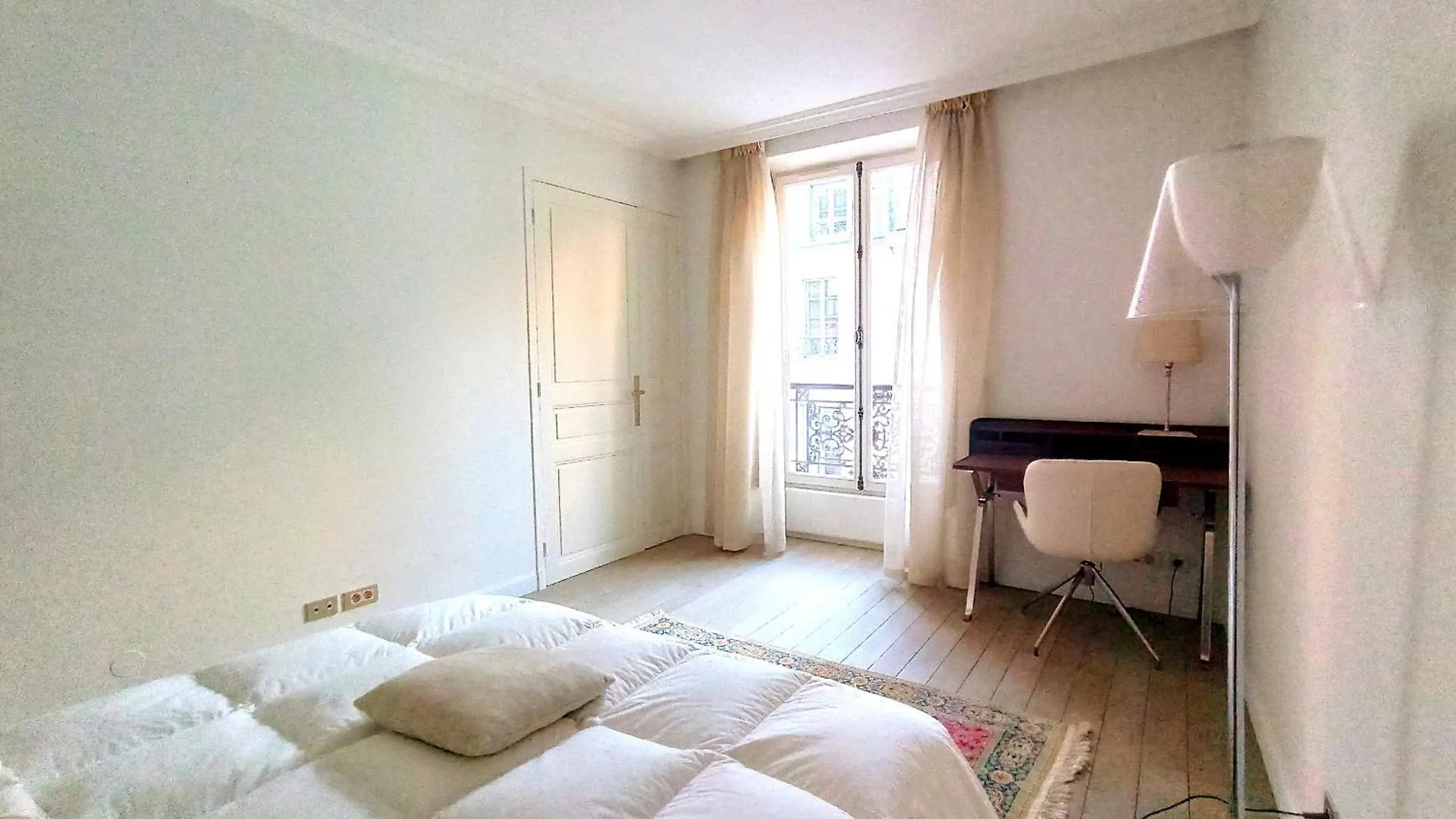 Rue De L'universite - 7 * Paris
