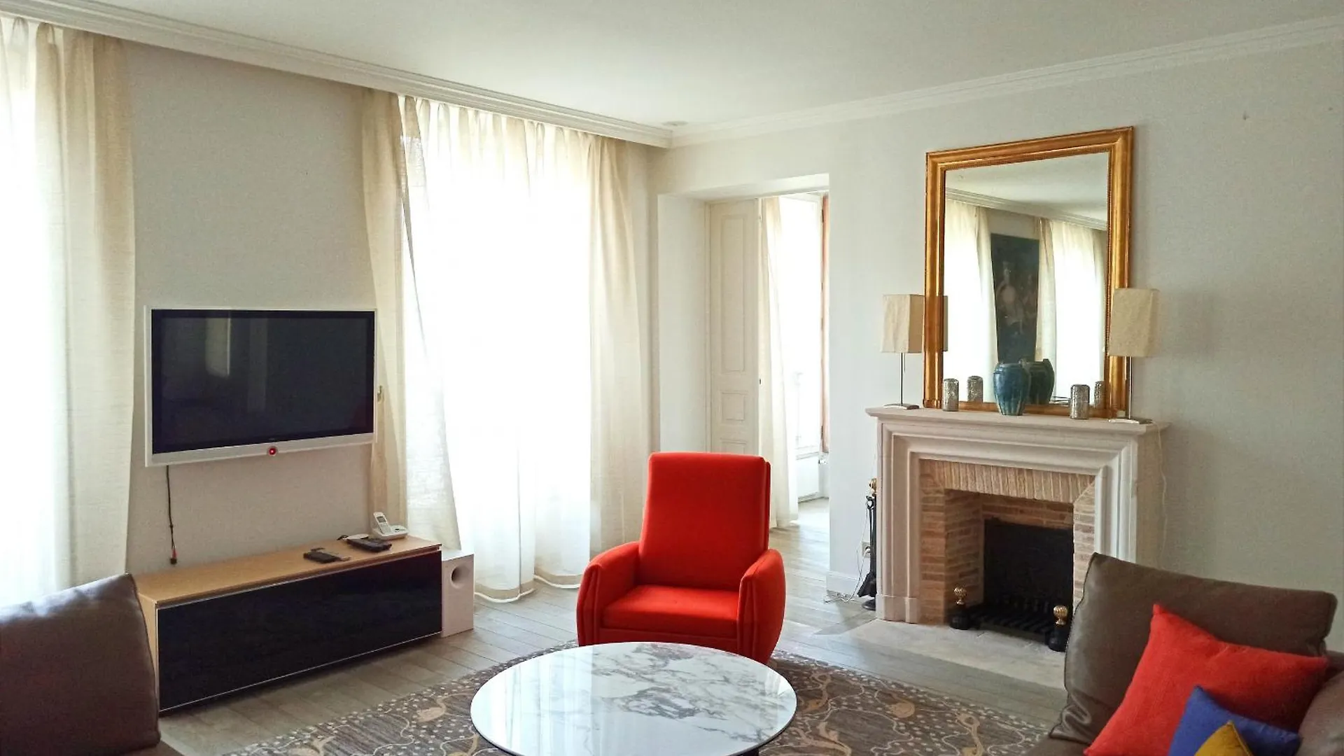 Apartment Rue De L'universite - 7 Paris